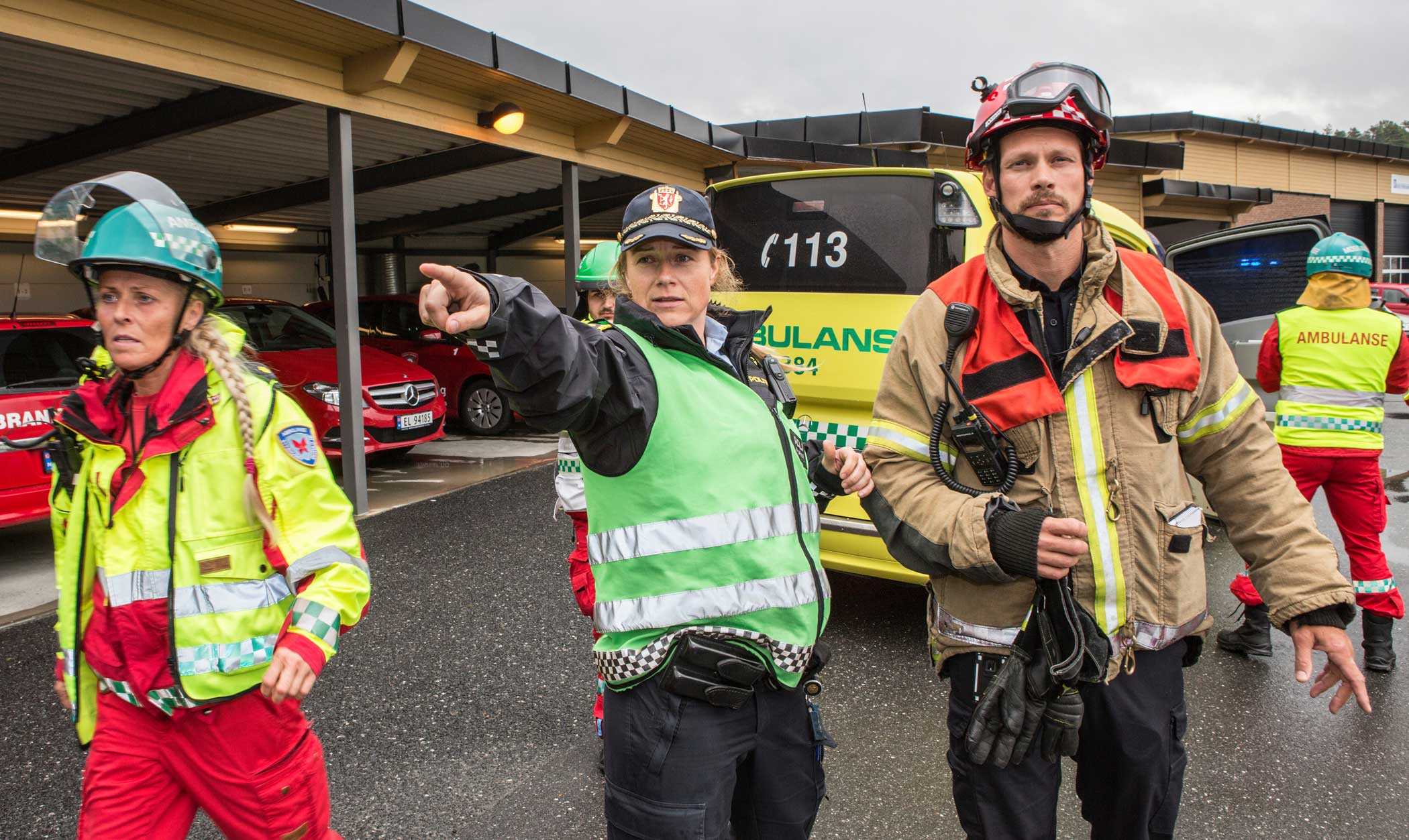 For at redningskjeden med politi, brann og helse skal jobbe best mulig sammen på skadested, er det avgjørende at de får trene sammen. (Foto: Fredrik Naumann)