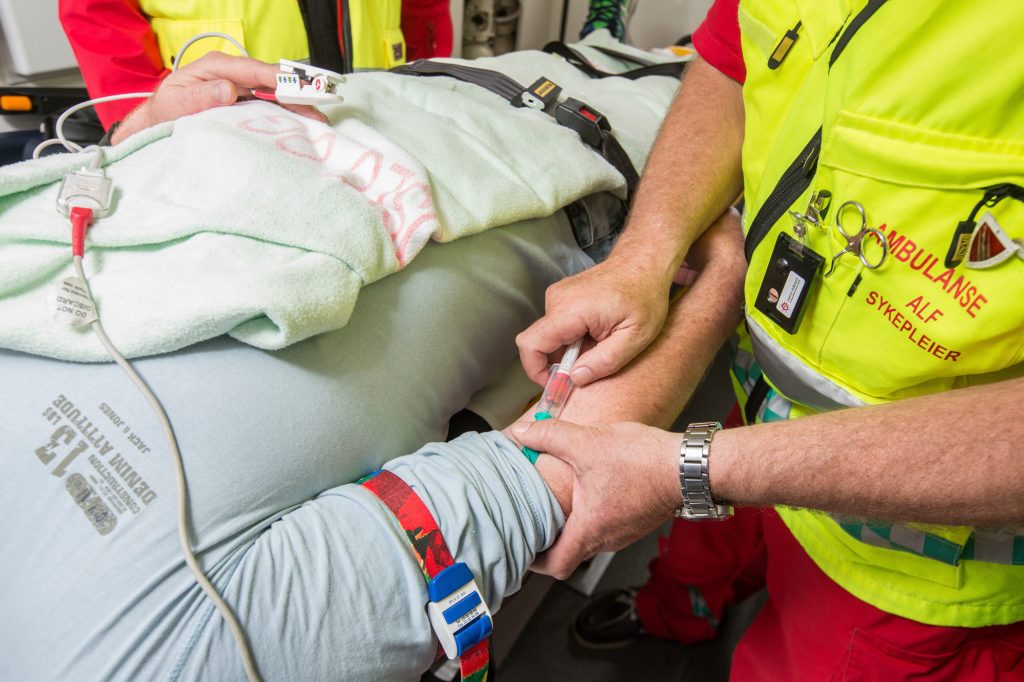 Blod fra pasienter tas i slagambulansen, og analyseres ved Sykehuset Østfold Kalnes.
