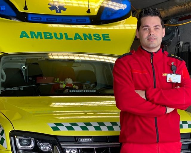 Mats Rødsand lærer brannmenn å redde flere liv
